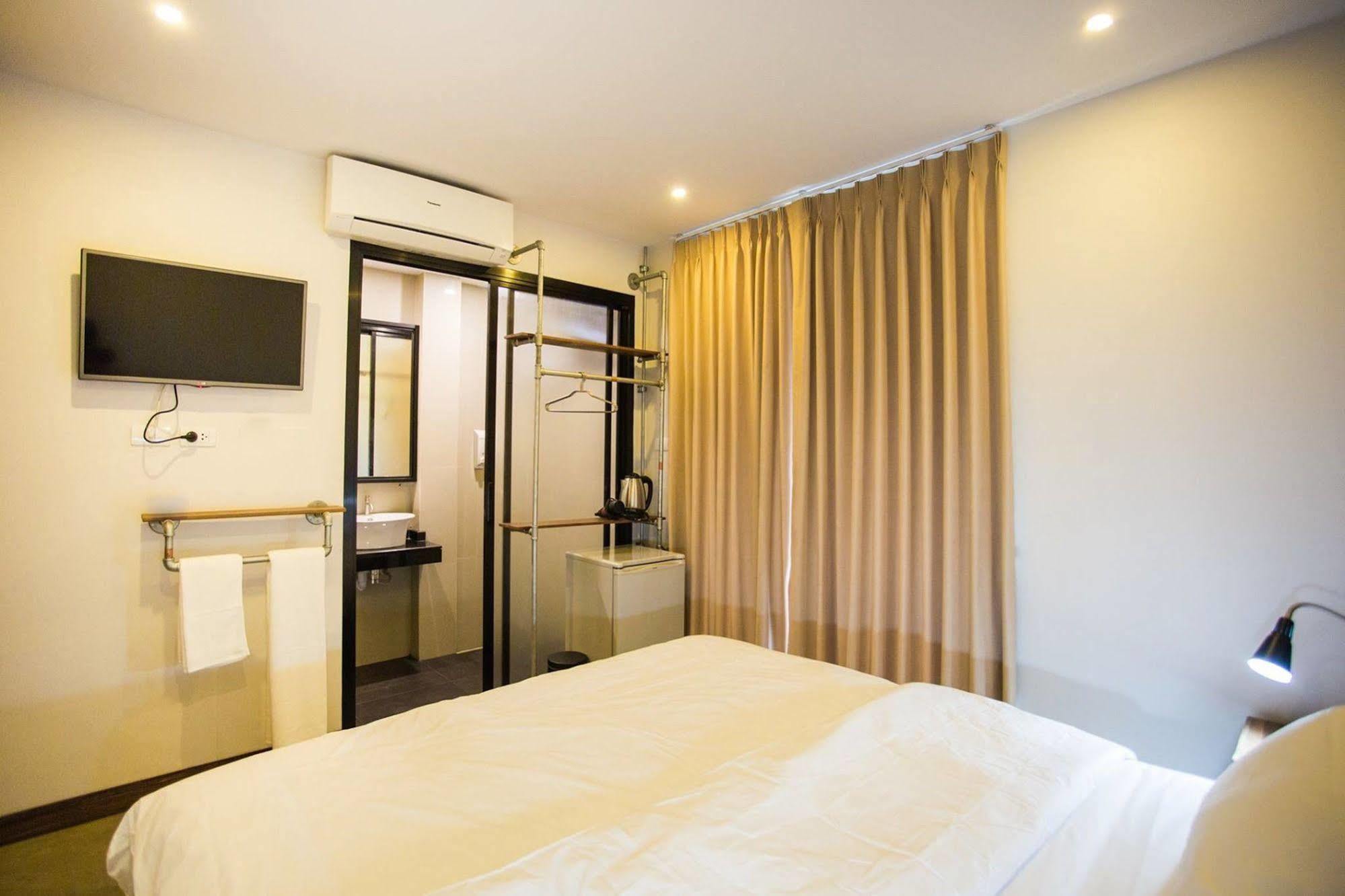 The Arak Bed, Bar And Hostel Chiang Mai Esterno foto